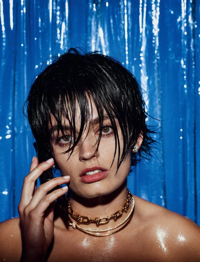 death-on-the-nile-released-emma-mackeys-flaunt-new-issue-photo-9