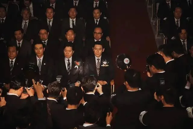 "Kingmaker": Another ferocious Korean movie was born, and it was rated 8.6 by the audience as soon as it was released!