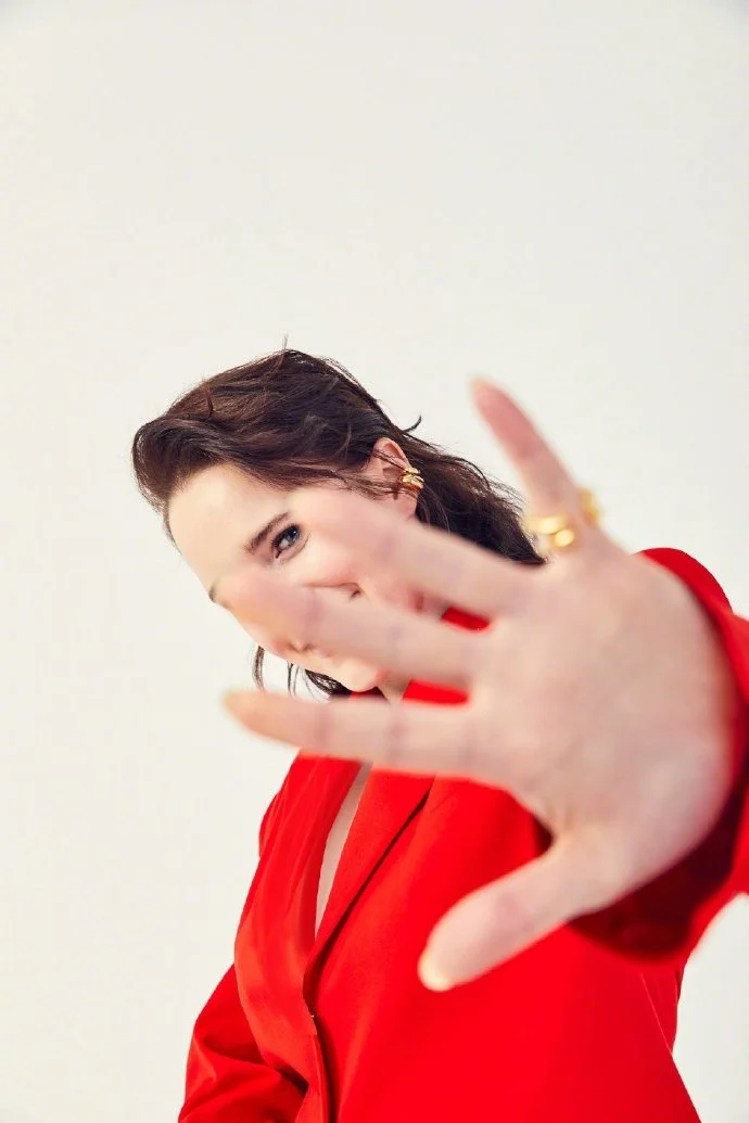 the-marvelous-mrs-maisel-season-4-rachel-brosnahan-stylecaster-photo-8