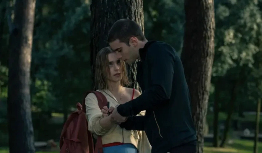 'Through My Window' Review: Spanish Teen 'Fifty Shades of Grey'?