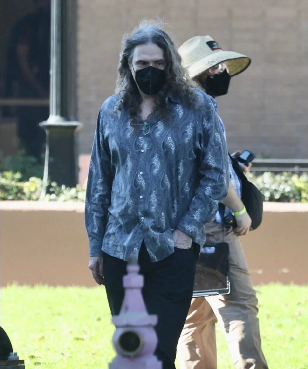 "WEIRD: The Al Yankovic Story": Daniel Radcliffe stars in Al' Yankovic biopic and chats with Yankovic himself on set