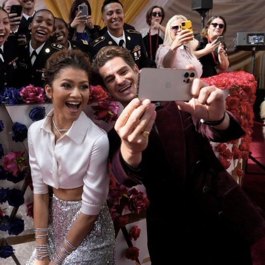 Andrew Garfield and Zendaya play selfies on the red carpet!