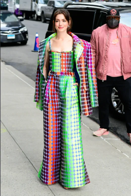 Anne Hathaway New York Street Shoot