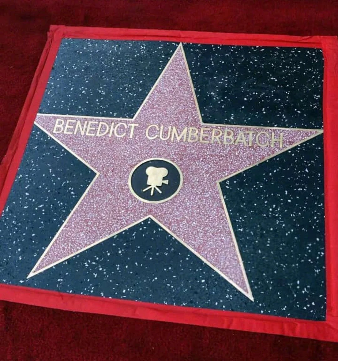 benedict-cumberbatch-leaves-a-star-that-belongs-to-him-at-walk-of-fame-7