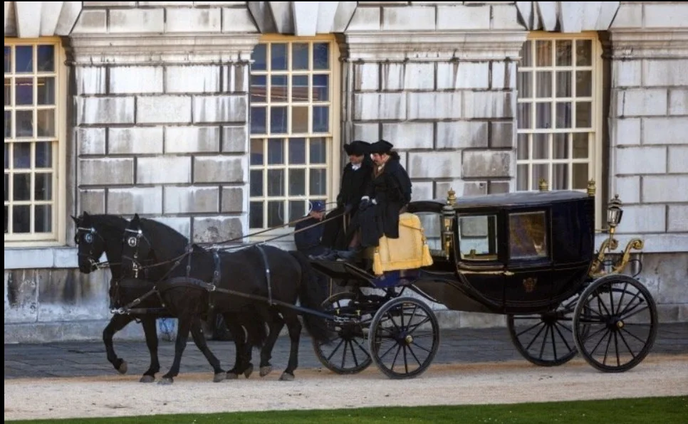 biopic-napoleon-starring-joaquin-phoenix-reveals-first-set-photos-10