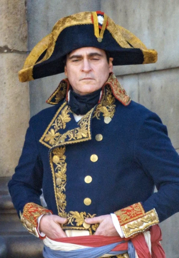 biopic-napoleon-starring-joaquin-phoenix-reveals-first-set-photos-3