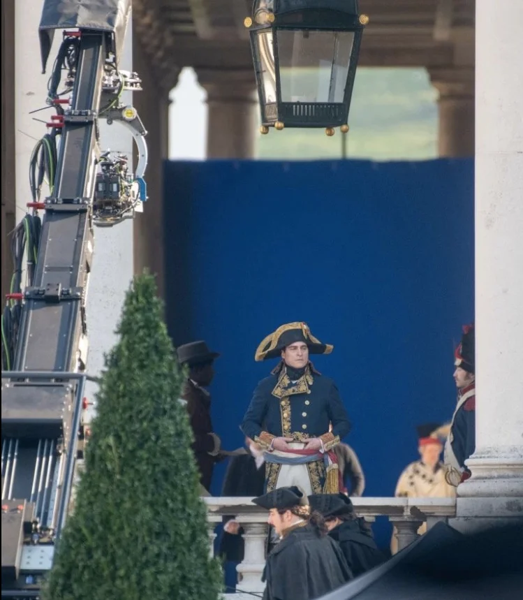 biopic-napoleon-starring-joaquin-phoenix-reveals-first-set-photos-8