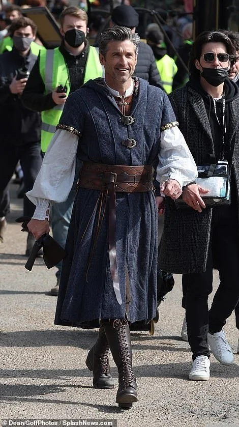 disenchanted-exposed-a-group-of-set-photos-starring-amy-adams-and-patrick-dempsey-appear-7