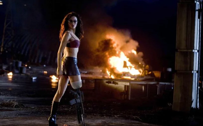 "Grindhouse‎" Review: A heavy-duty B-grade movie, the plot is unreasonable, but it is very enjoyable to watch!