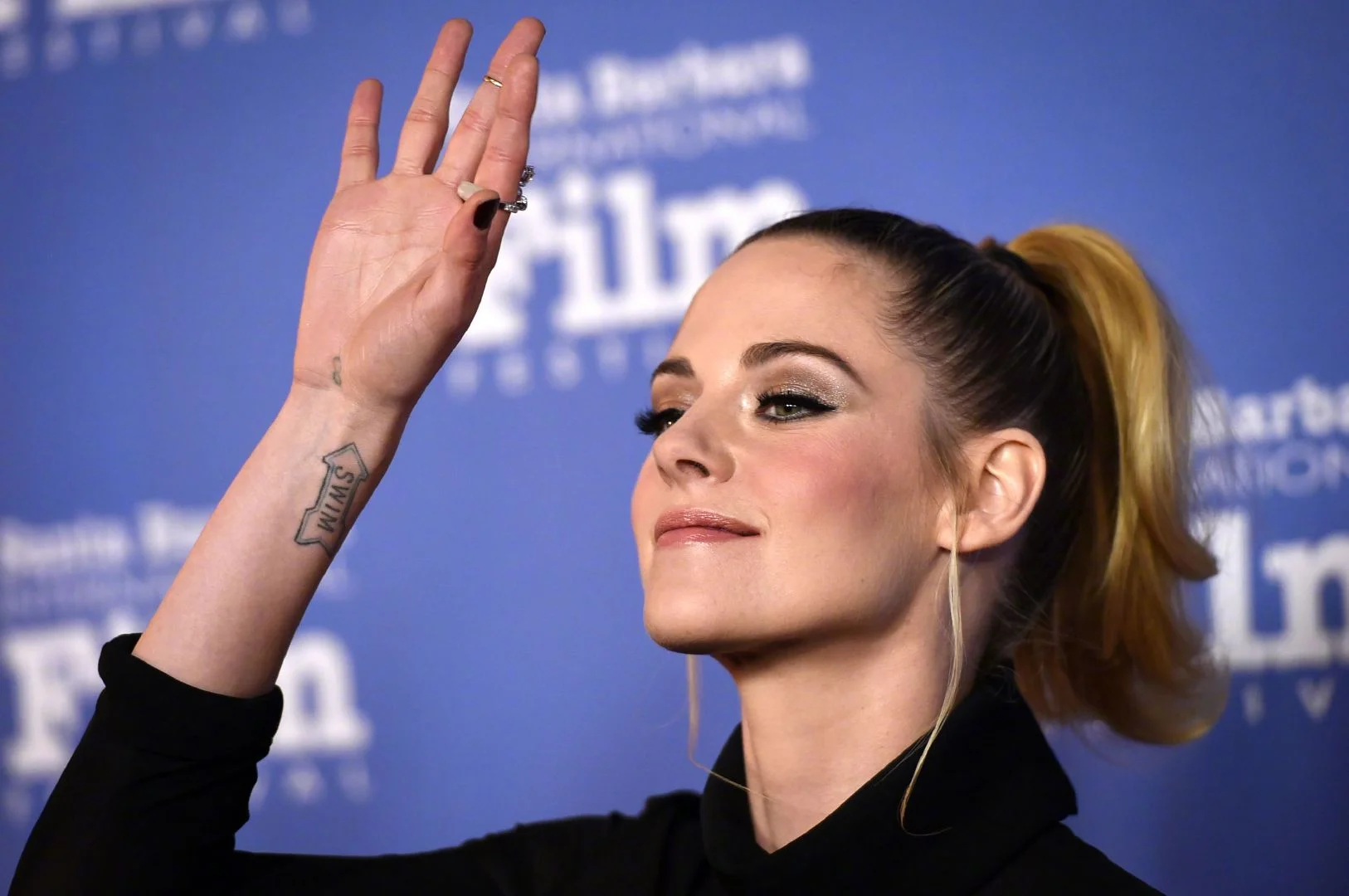 Kristen Stewart receives Santa Barbara International Film Festival "American Riviera Award" ​​​
