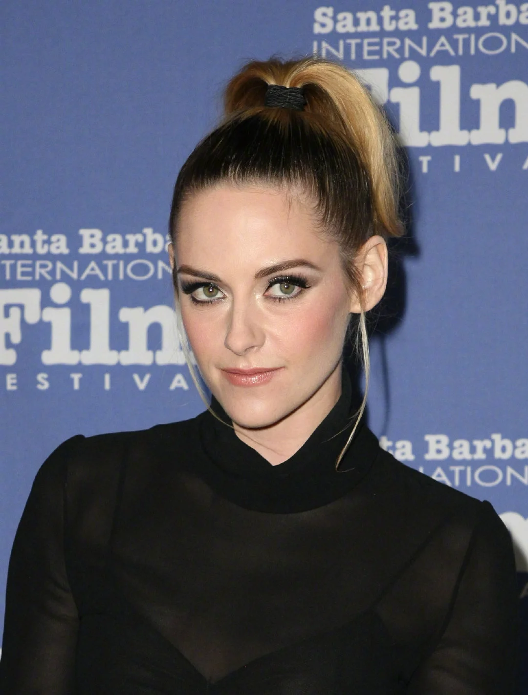 Kristen Stewart receives Santa Barbara International Film Festival "American Riviera Award" ​​​