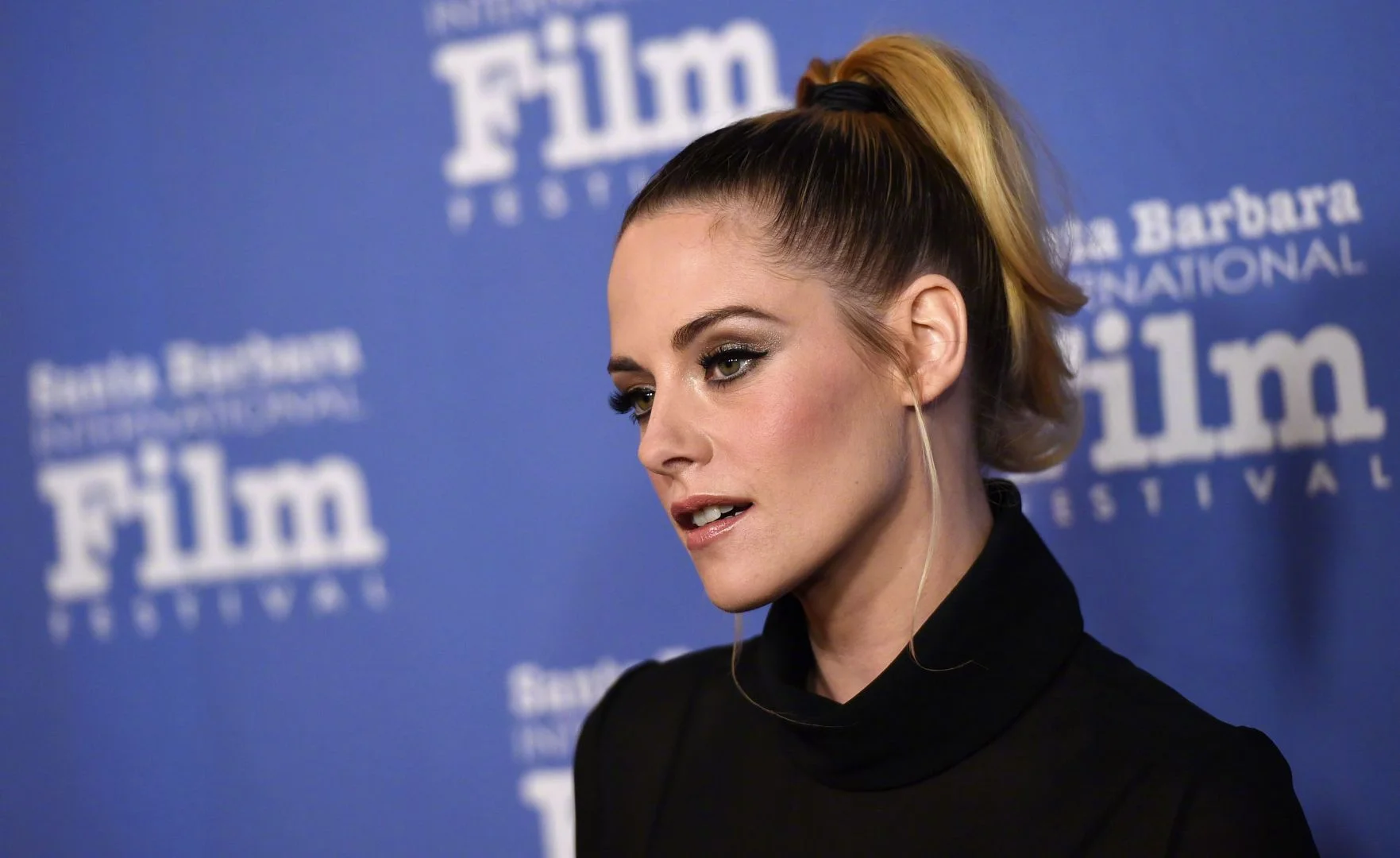 Kristen Stewart receives Santa Barbara International Film Festival "American Riviera Award" ​​​