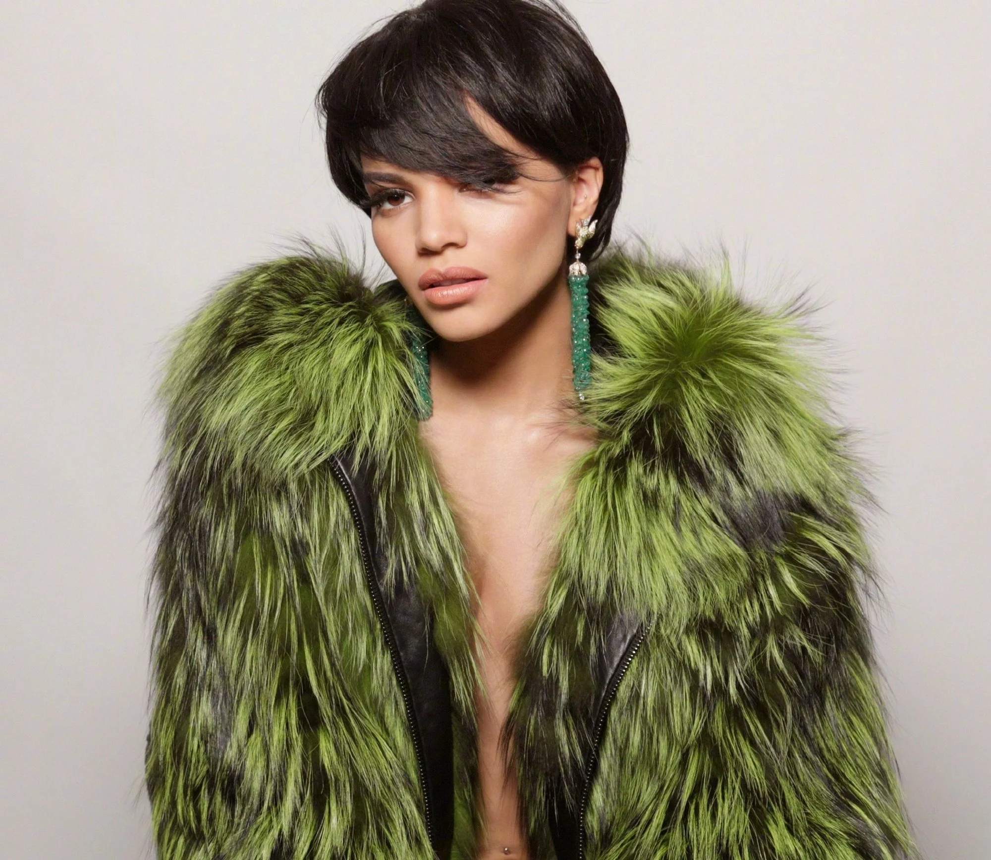 Leslie Grace new photo, Batgirl VS Poison Ivy