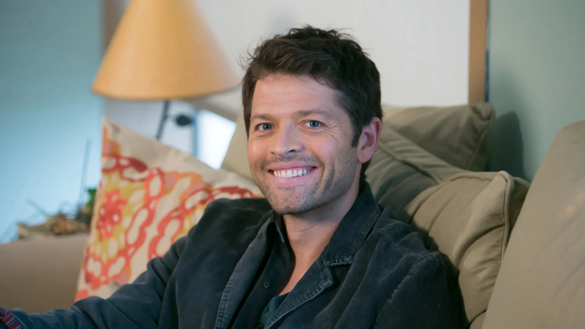 Misha Collins joins CW's "Gotham Knights‎" as "Two-Face" Harvey dent