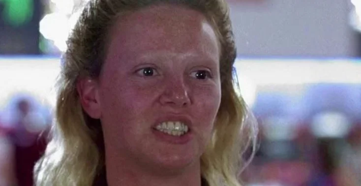 "Monster" Review :it is adapted from a real story, prostitute kills 7 people in a row, Charlize Theron plays her regardless of the image