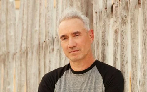 "Moonfall" Review: Moonfall's lines are jumpy, and viewers have a hard time understanding the film's lines.