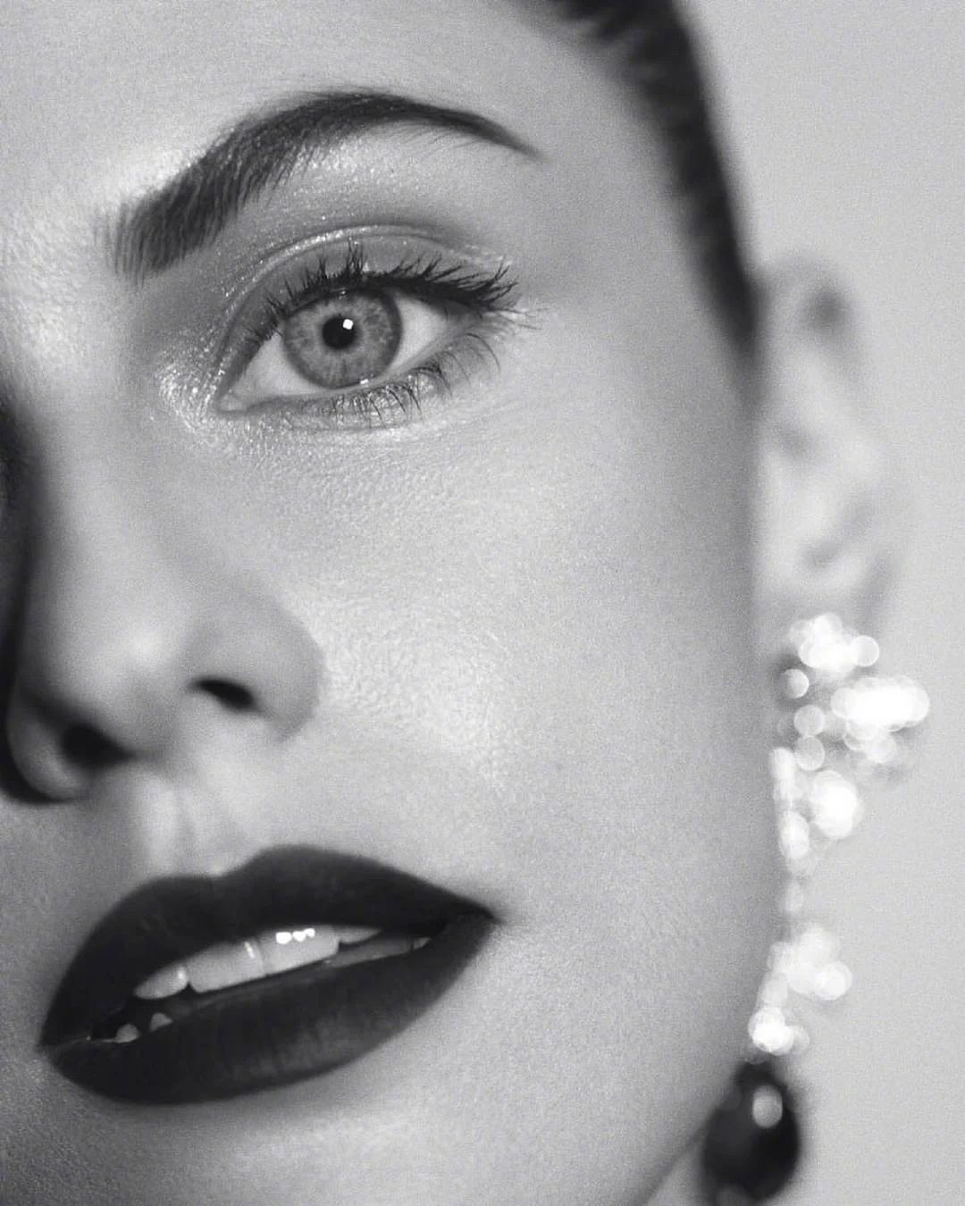 New photo of Alexandra Daddario, photographer Elias Tahan