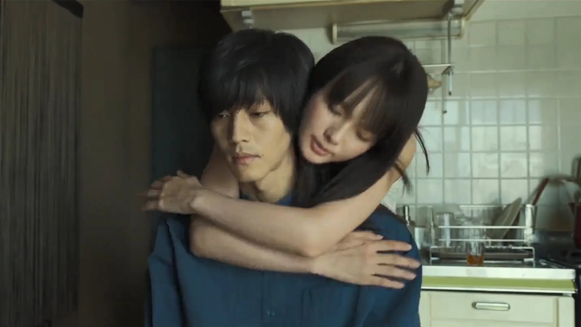 New trailer for "The Wandering Moon" starring Suzu Hirose & Tôri Matsuzaka