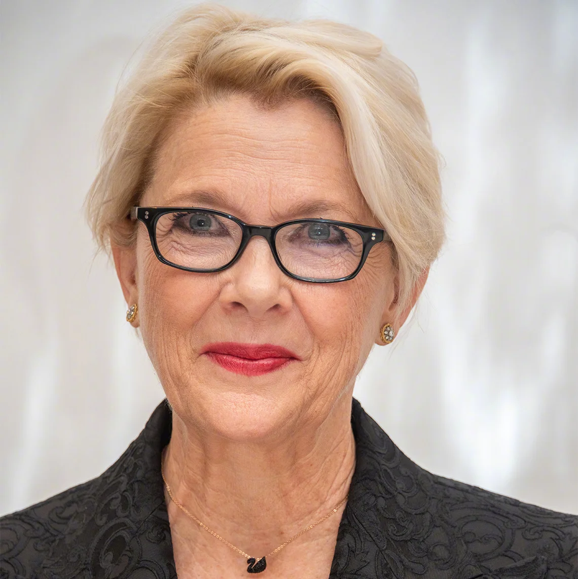 'Nyad': Rhys Ifans, Annette Bening and Jodie Foster join Netflix swim biopic