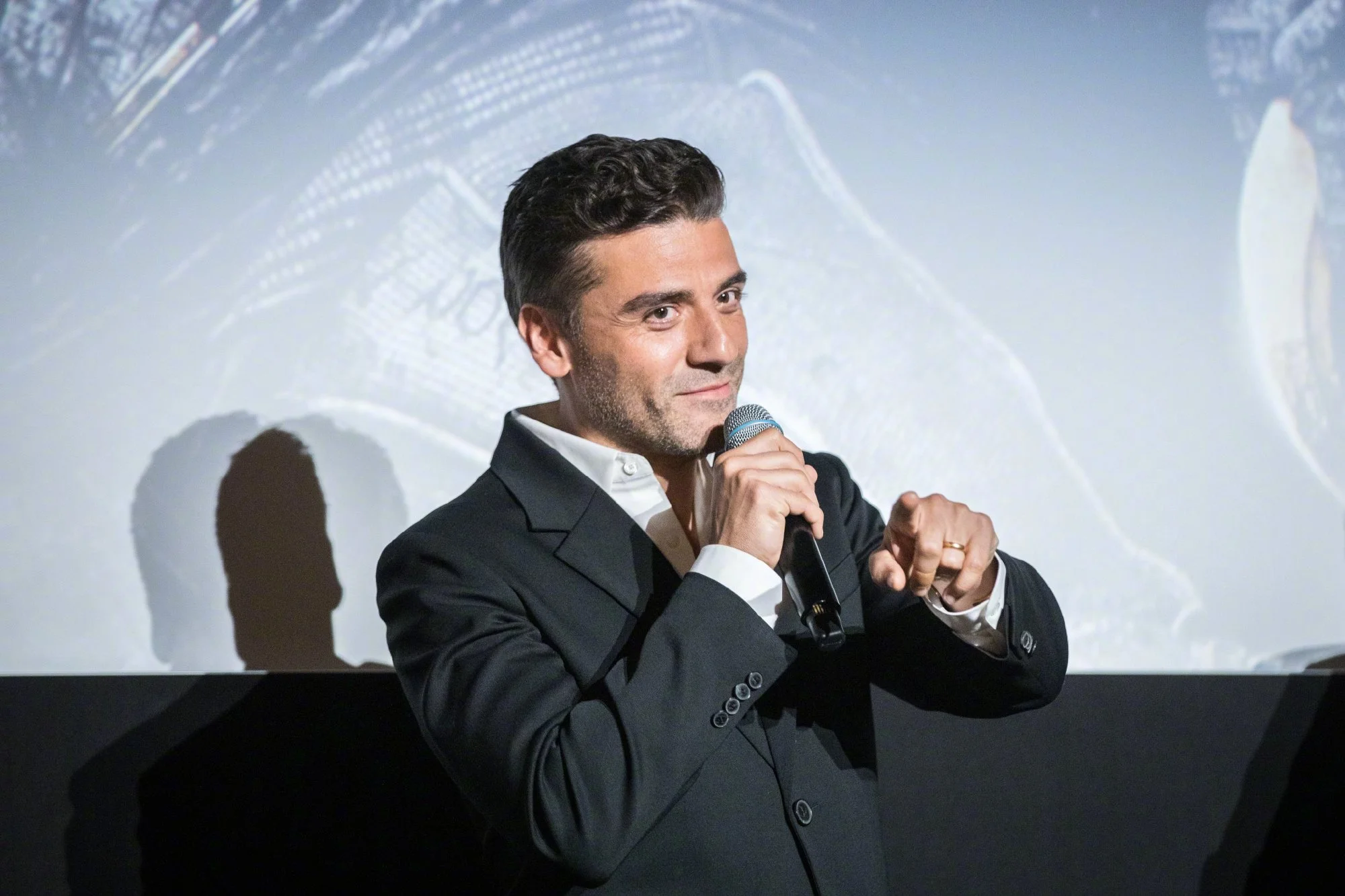 Oscar Isaac attends the Berlin screening of 'Moonlight Knight' ​​​