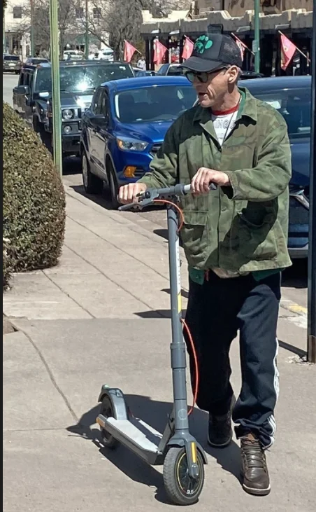 Robert Downey Jr. hits the street on electric pedals during the filming of Nolan's new film "Oppenheimer"