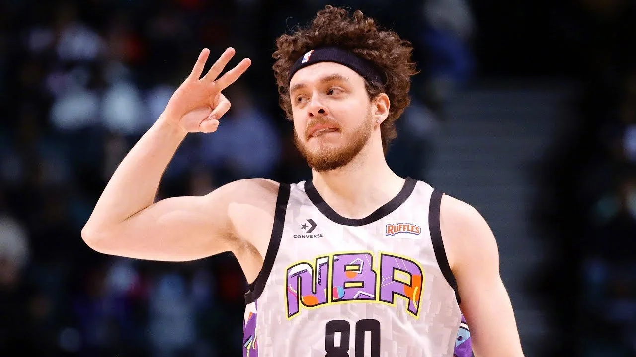 Singer Jack Harlow will star in new remake of "White Men Can't Jump"