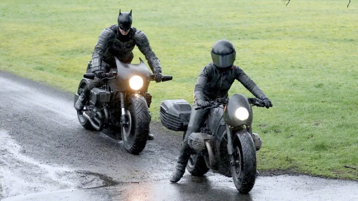 Some set photos of Batman and Catwoman riding motorcycles