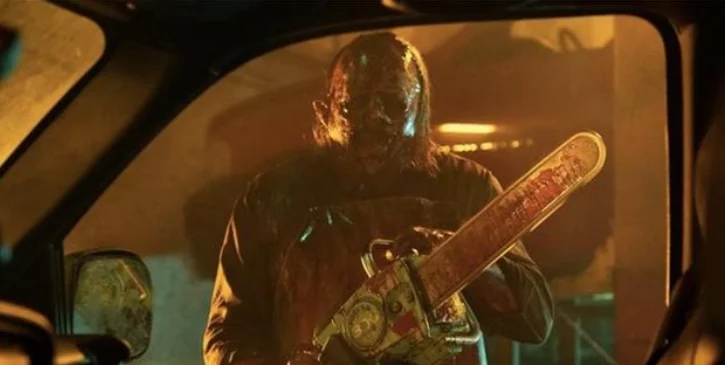 "Texas Chainsaw Massacre" Review: A simple sequel of crude and classic killing, it is bloody thrills!