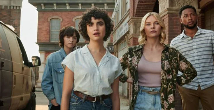 "Texas Chainsaw Massacre" Review: A simple sequel of crude and classic killing, it is bloody thrills!