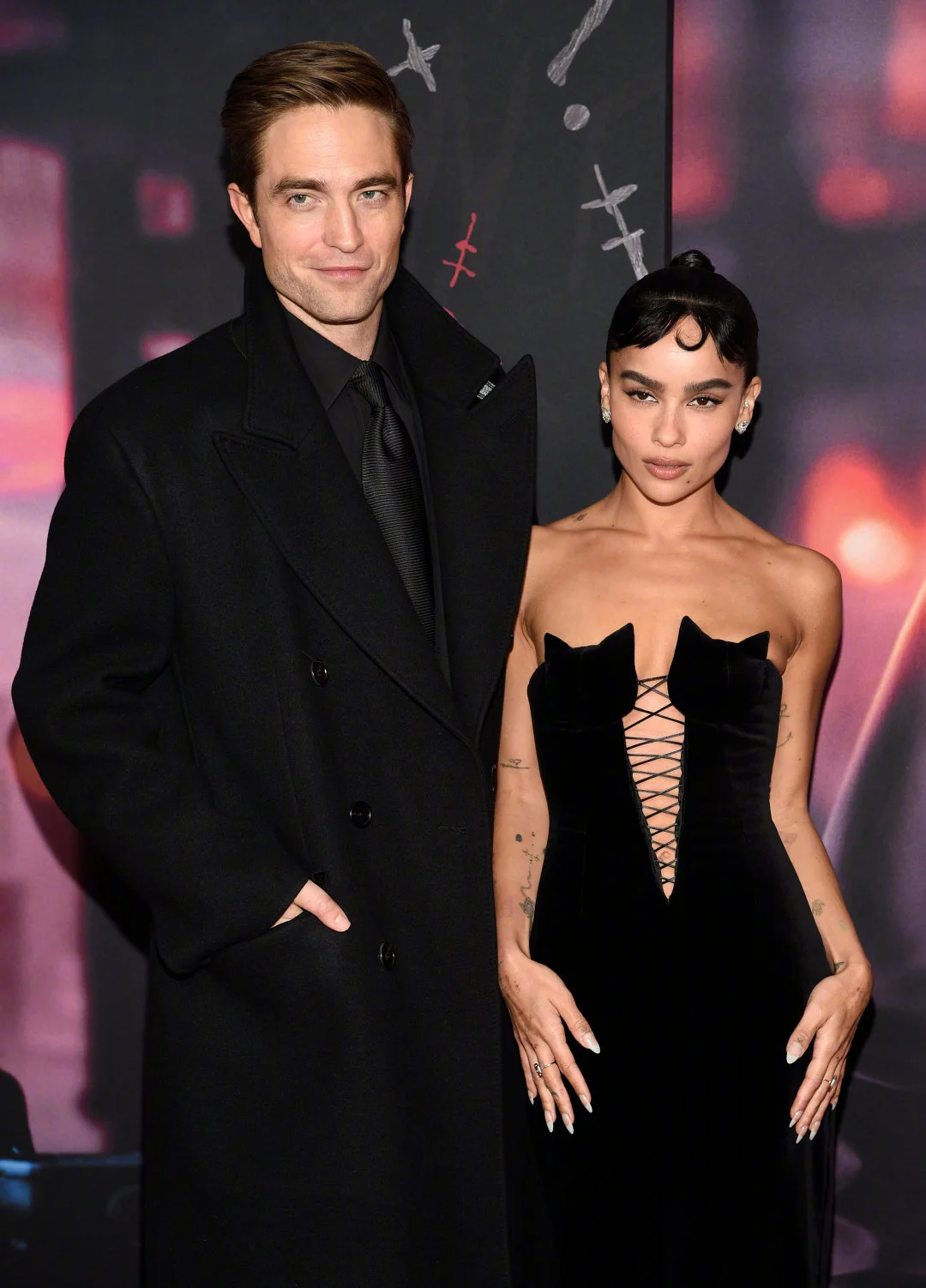 the-batman-new-york-premiere-zoe-kravitz-cat-head-dress-eye-catching-1