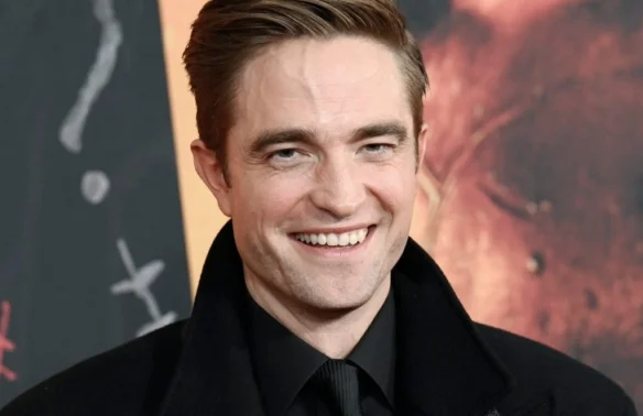 'The Batman' star Robert Pattinson confessed to 'stealing' props, he was admonished by Warners for staring at socks
