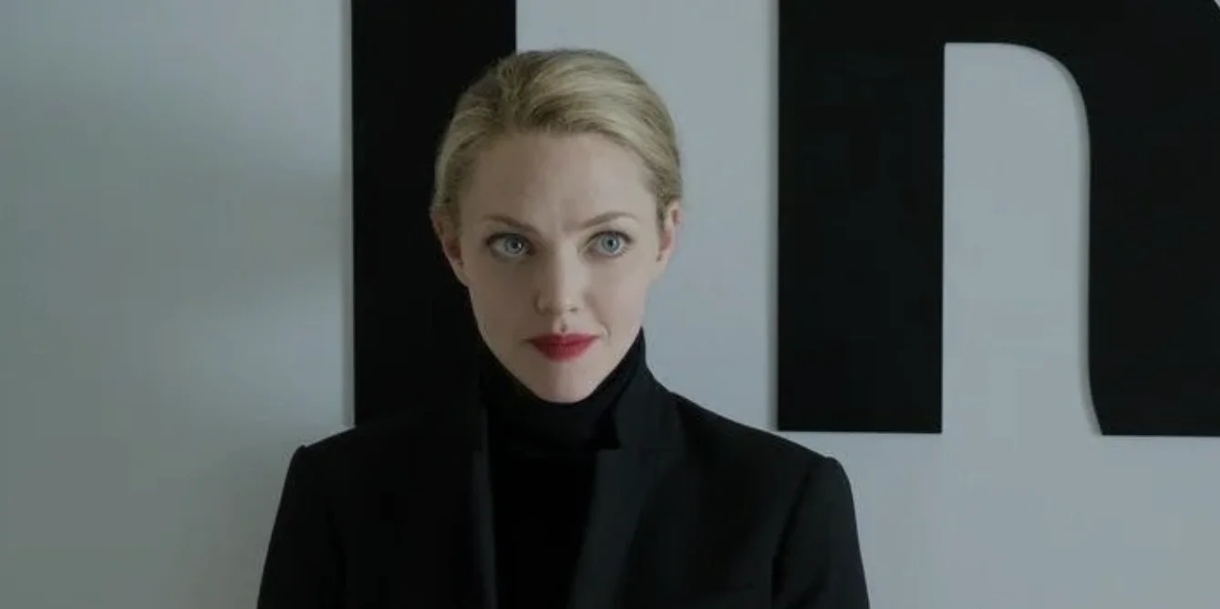 'The Dropout' Review: The Fall of the 'Female Steve Jobs'