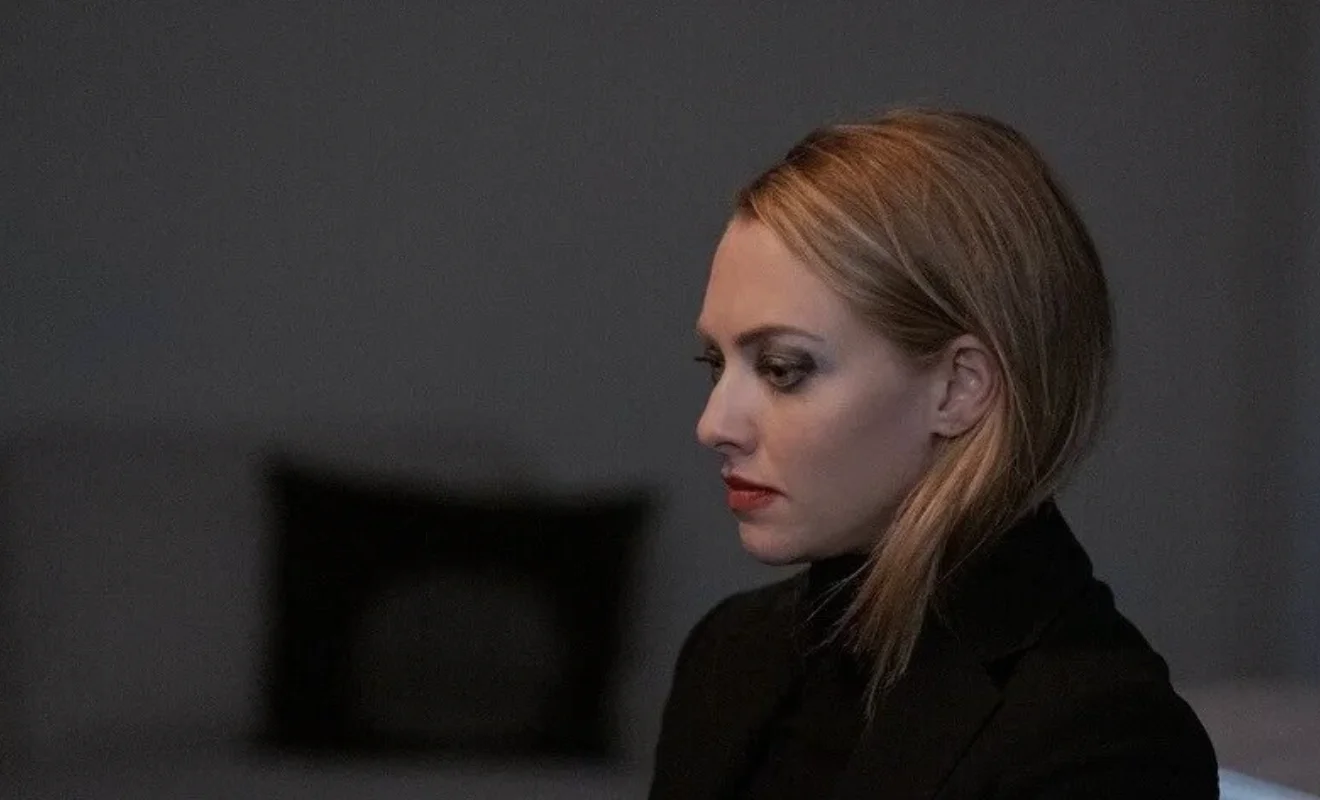 'The Dropout' Review: The Fall of the 'Female Steve Jobs'