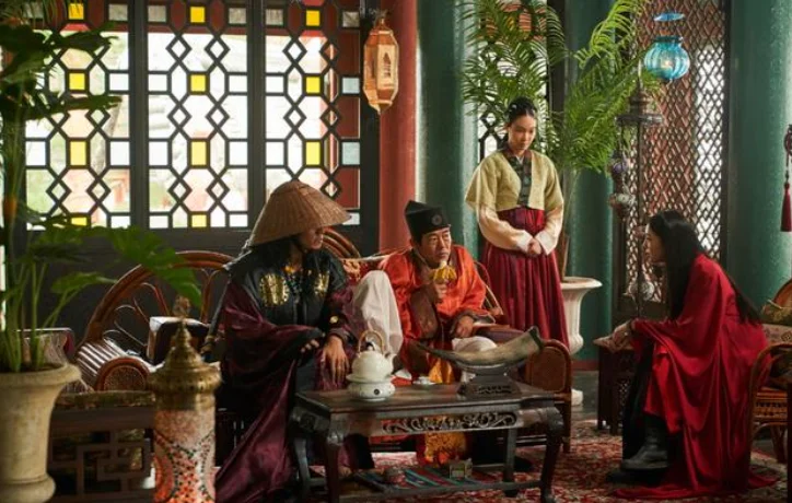 "The Pirates: Goblin Flag" Review: Star Actor Dresses Up Funny, Kwang-soo Lee Becomes Korean Captain Jack