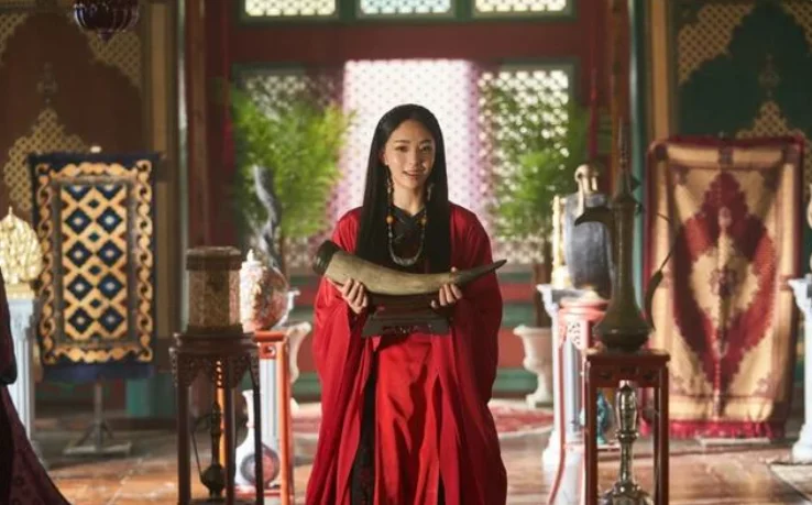 "The Pirates: Goblin Flag" Review: Star Actor Dresses Up Funny, Kwang-soo Lee Becomes Korean Captain Jack