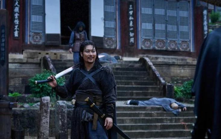 "The Pirates: Goblin Flag" Review: Star Actor Dresses Up Funny, Kwang-soo Lee Becomes Korean Captain Jack