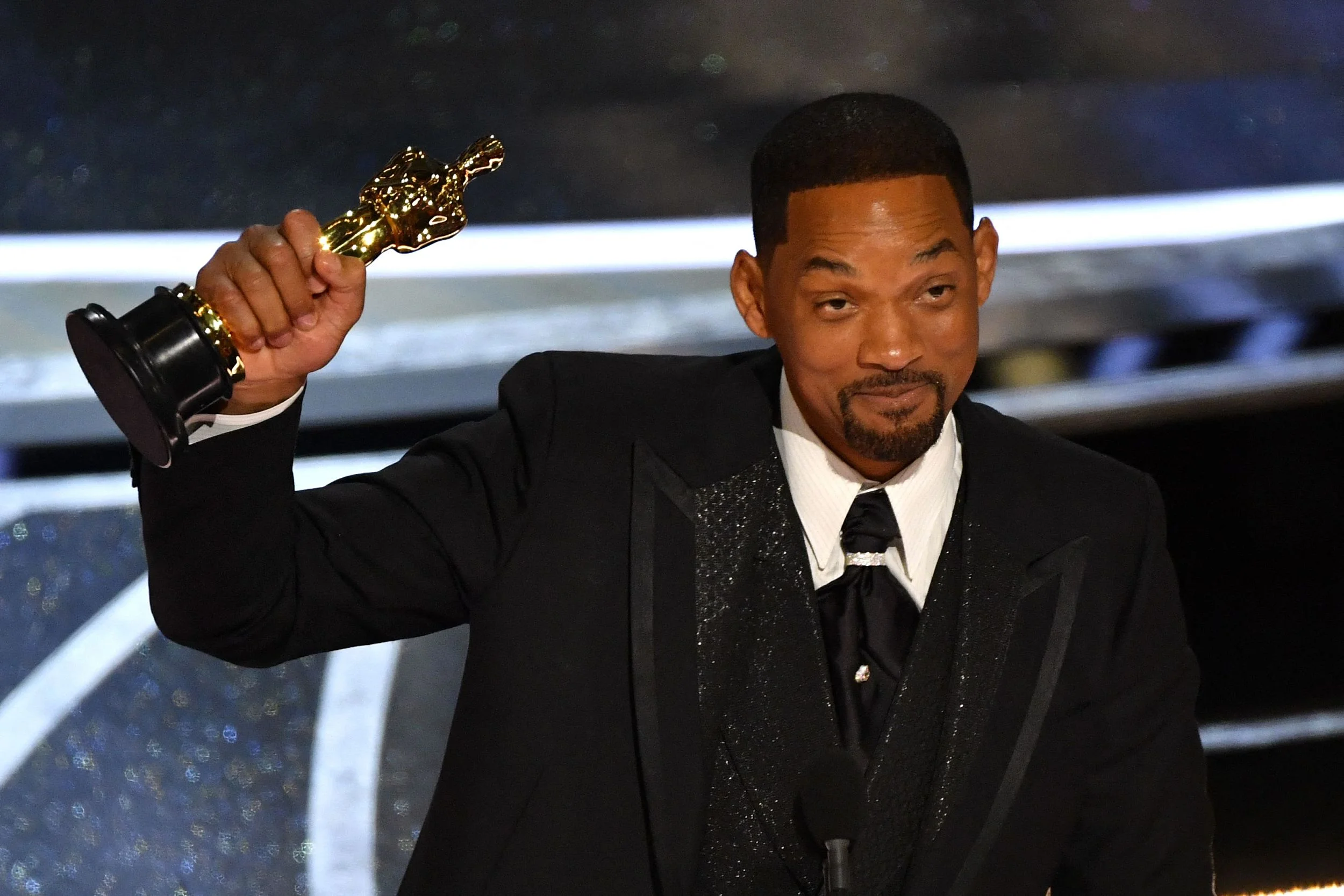 Will Smith slaps Chris Rock at the Oscars, and he apologizes to the Oscar committee afterwards