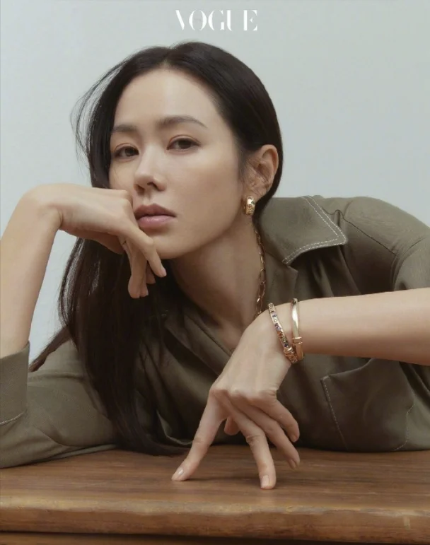 Ye-jin Son, "VOGUE" April issue photo