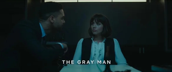 Chris Evans shares new behind-the-scenes photos of "The Gray Man‎", dedicated killers go to work after injury