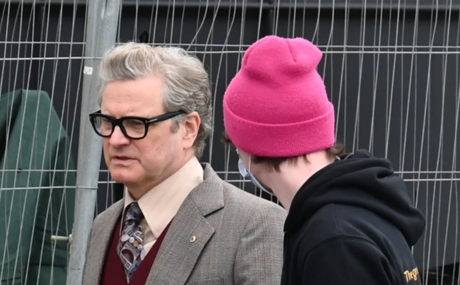 Colin Firth appeared on the set of "Empire of Light", full of old gentleman style