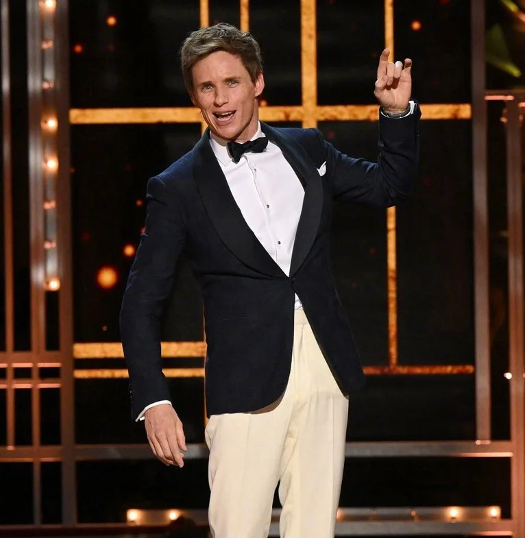 Eddie Redmayne and Jessie Buckley won the Olivier Awards for Best Actor and Actress in a Musical with "Cabaret" ​​​
