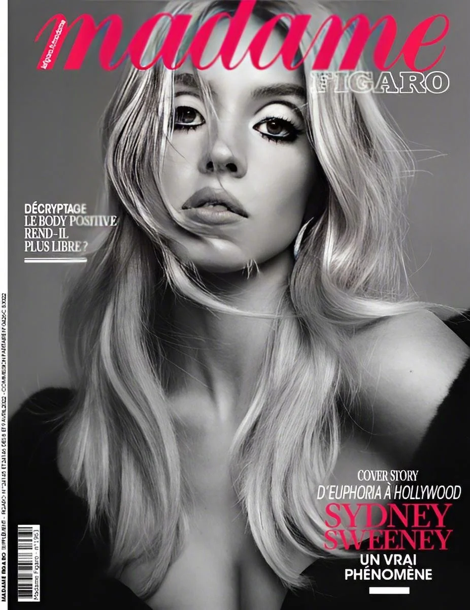 Sydney Sweeney exposes black and white fashion photos