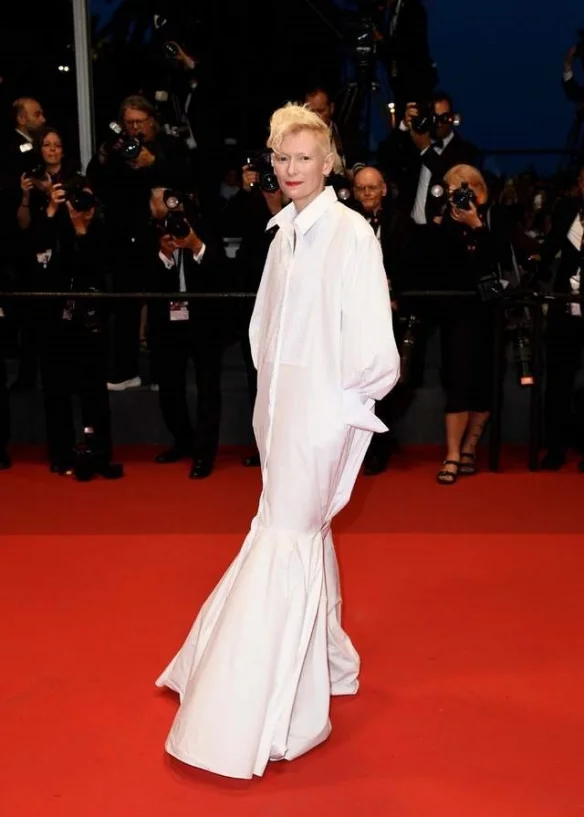 61-year-old "Ancient One Master" Tilda Swinton appeared in the 75th Cannes: Neutral beauty! Hermaphroditism!