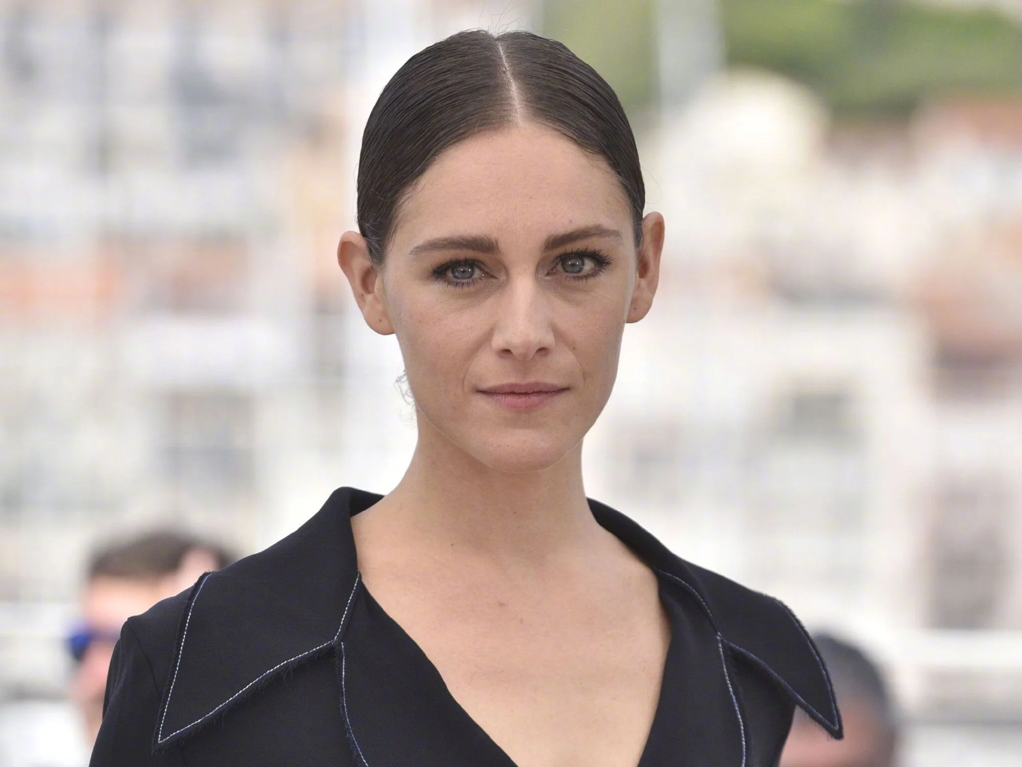 Ariane Labed, Christopher Abbott and Mackenzie Davis to star in new film "Swimming Home‎"