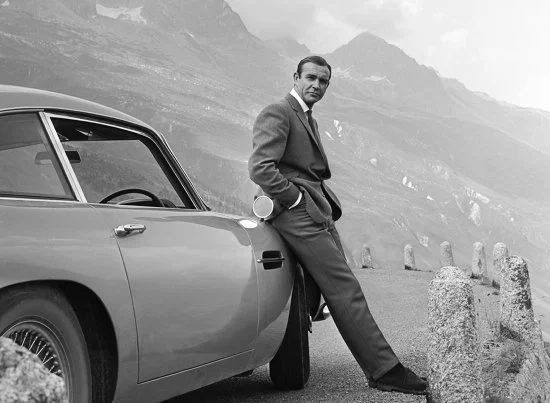 "Original 007" Sean Connery's collection of Aston Martin sports car will be auctioned, the classic shape will never go out of style