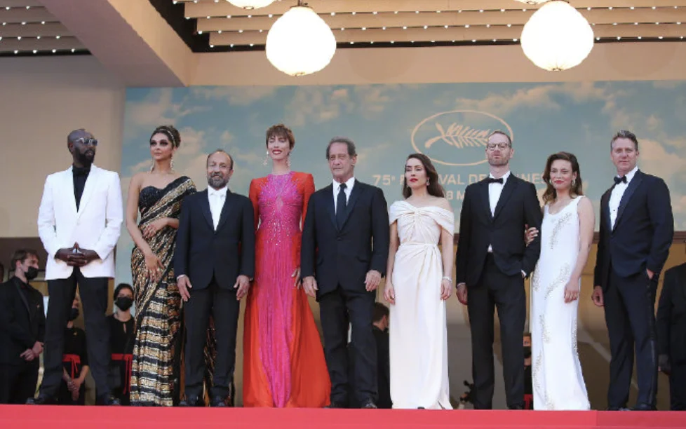 The 2022 Cannes main competition judges make a collective appearance