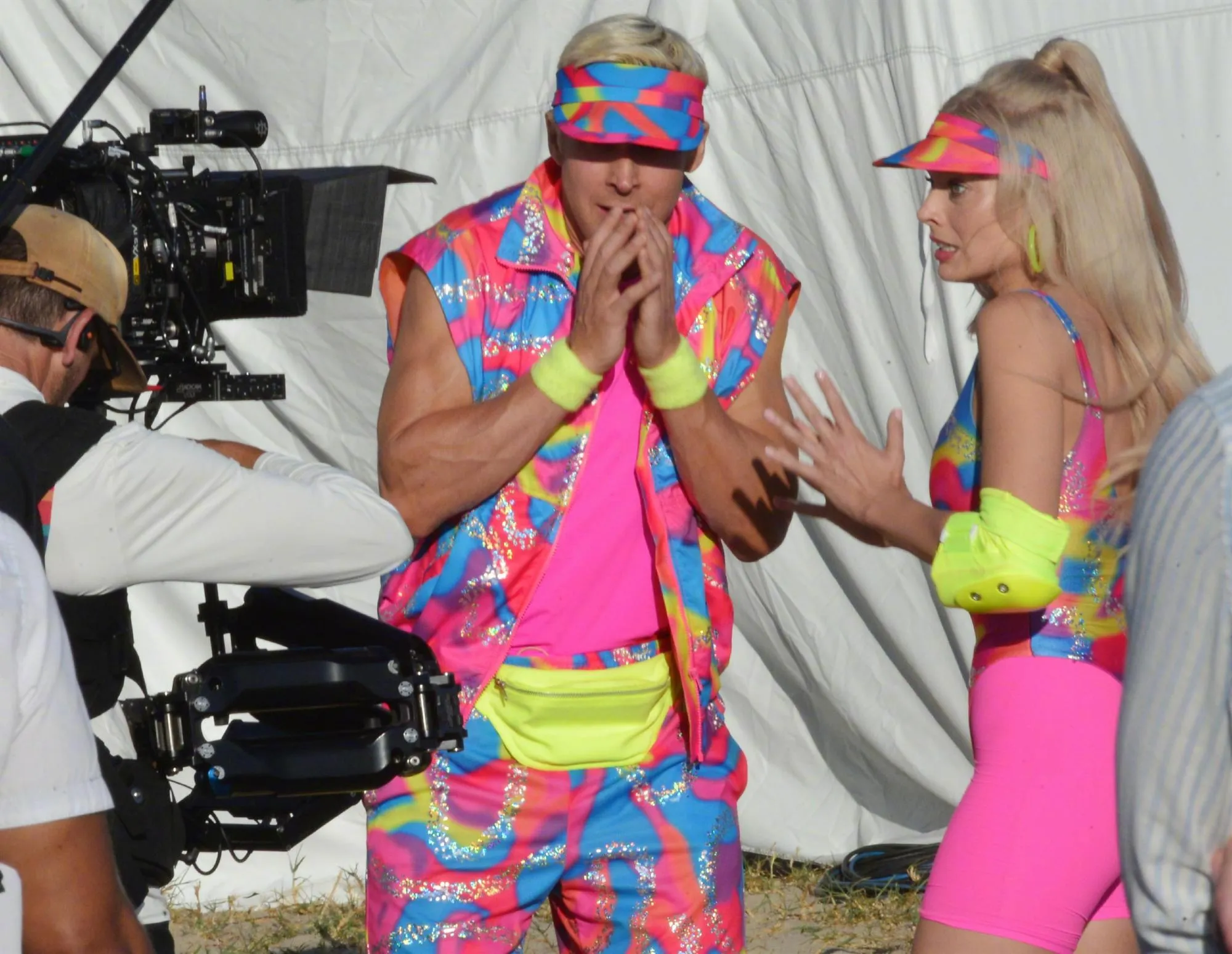New set photos of 'Barbie' revealed, Margot Robbie as strong barbie beating rogue | FMV6