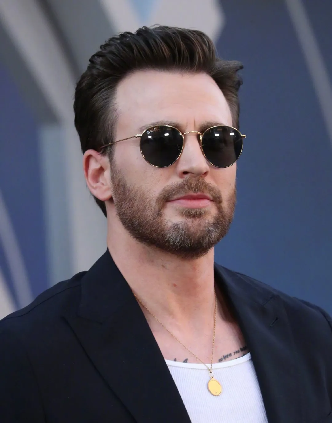 Chris Evans at the world premiere of his new film 'The Gray Man‎' | FMV6