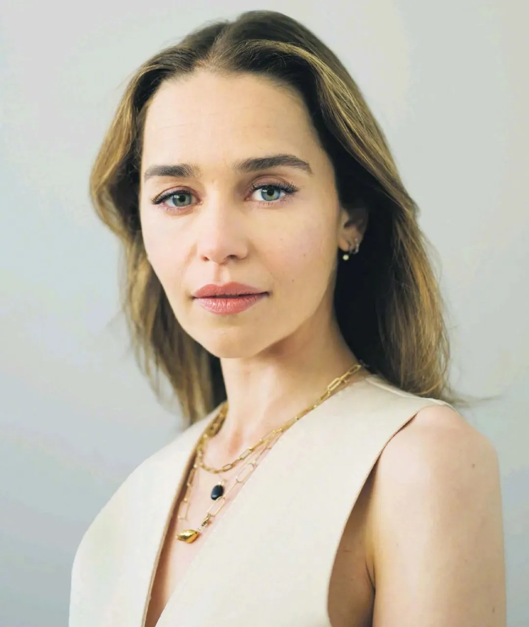Emilia Clarke The Observer Magazine New Portrait | FMV6