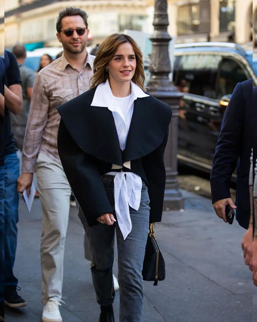 Emma Watson appeared at Paris Fashion Week to watch the show | FMV6